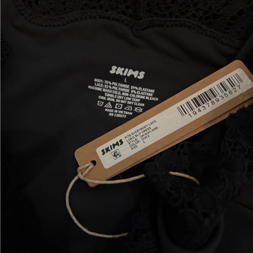 SKIMS BUNDLE - Picture 3 of 5